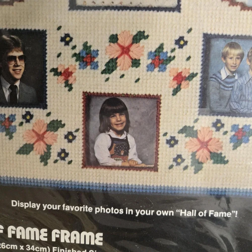 Vintage‎ PlasticPoint Dimensions #2515 Grandmas Hall of Fame Frame kit, NOS,1983